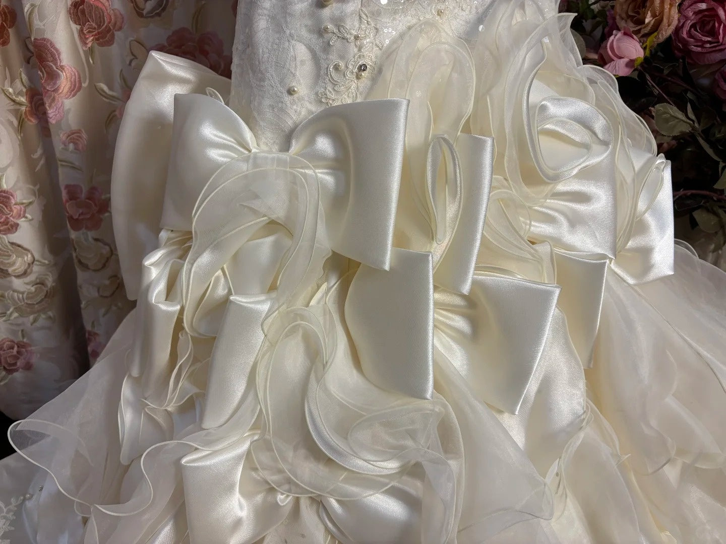 Ornate Mermaid Bridal Gowns Strapless Pearls Beading Sequins Bows Appliques Wedding Dress AP2709