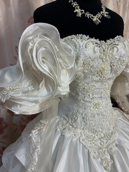 Elegant Off-Shoulder A-Line Bridal Gowns Puffy Long Sleeve Sequins Beaded Applique Wedding Dress AP2715