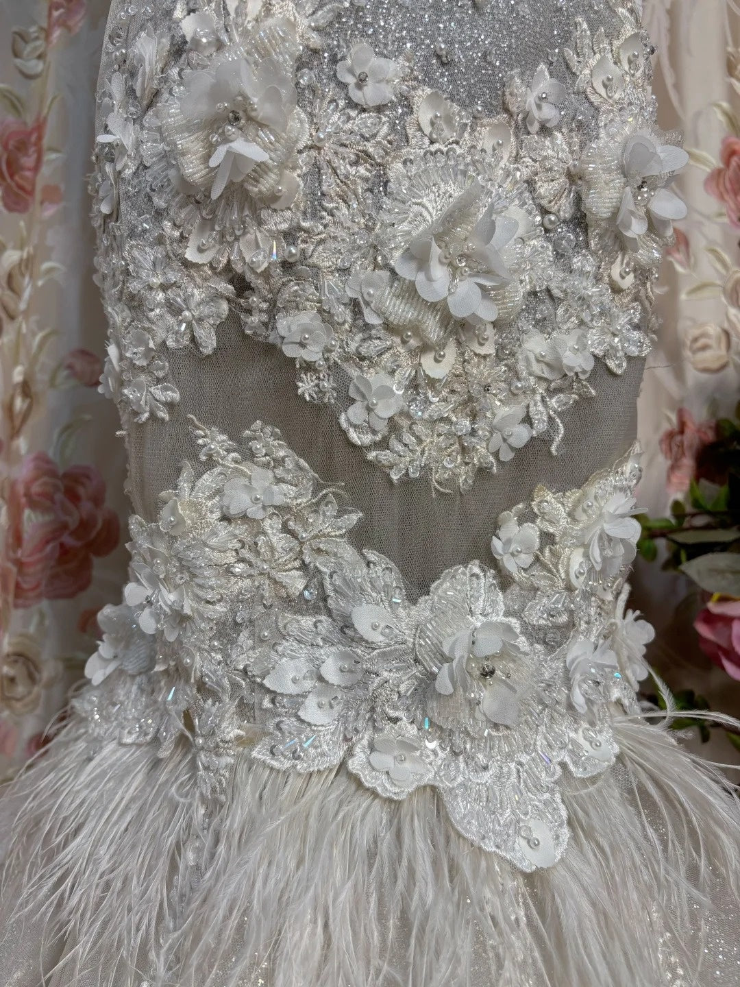 Gorgeous Mermaid Spaghetti Strap Bridal Gowns Sequins Beading Appliques Feather Wedding Dress AP2728