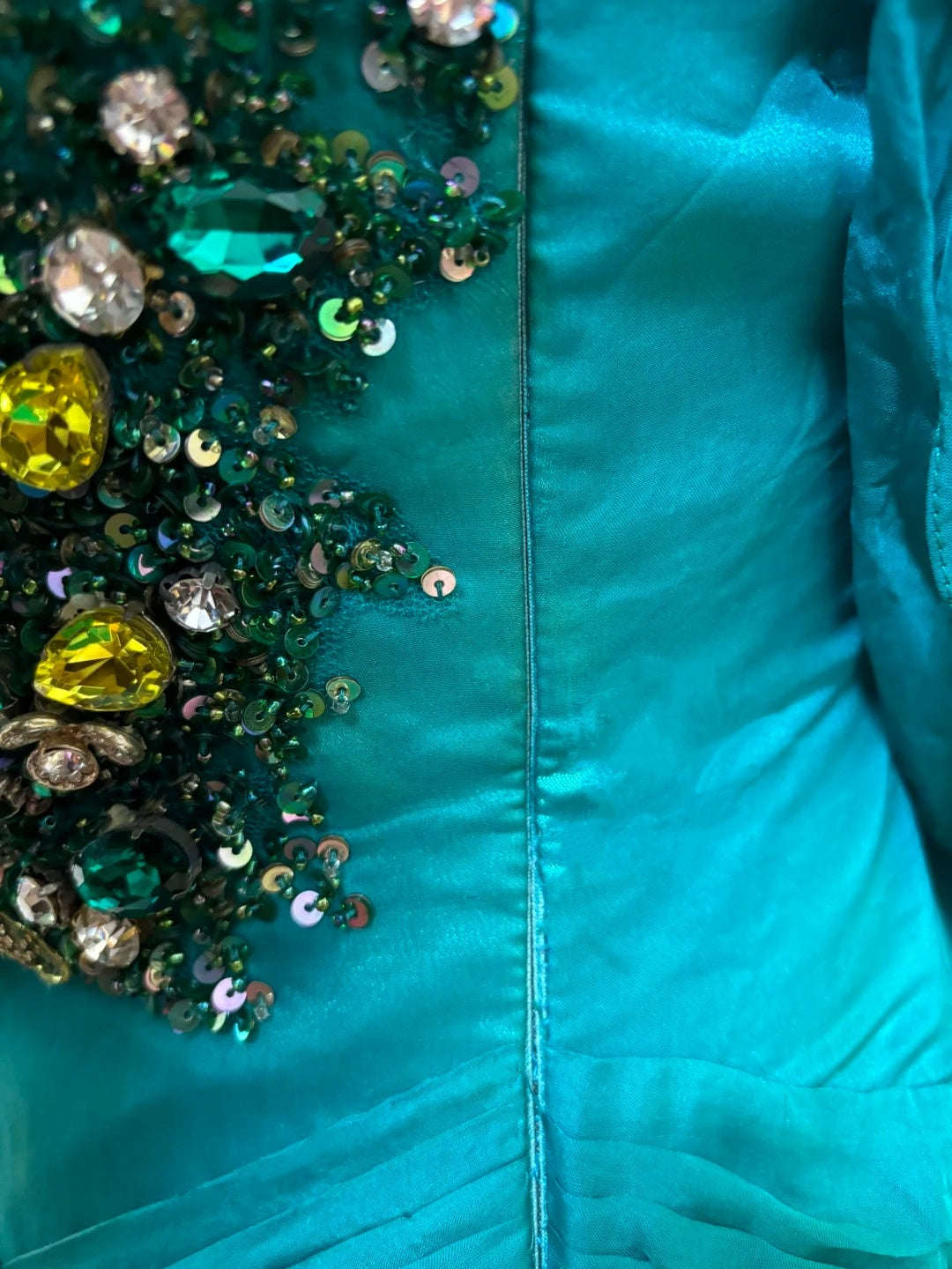 Glamorous Spaghetti Strap Mermaid Prom Dress Sequins Crystals Appliques Ruched Formal Dresses AP2730