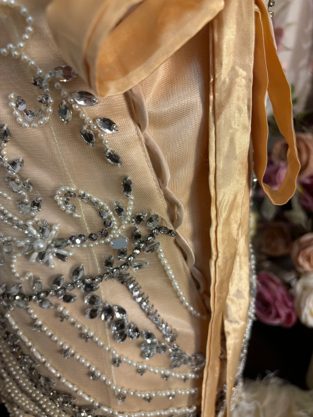 Stunning Mermaid Strapless Bridal Gowns Sequins Rhinestones Beading Feather Wedding Dress AP2732