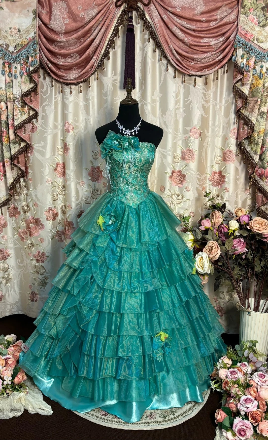 Novelty Strapless A-Line Evening Dresses Beading Lace Handmade Flowers Prom Dress AP2733