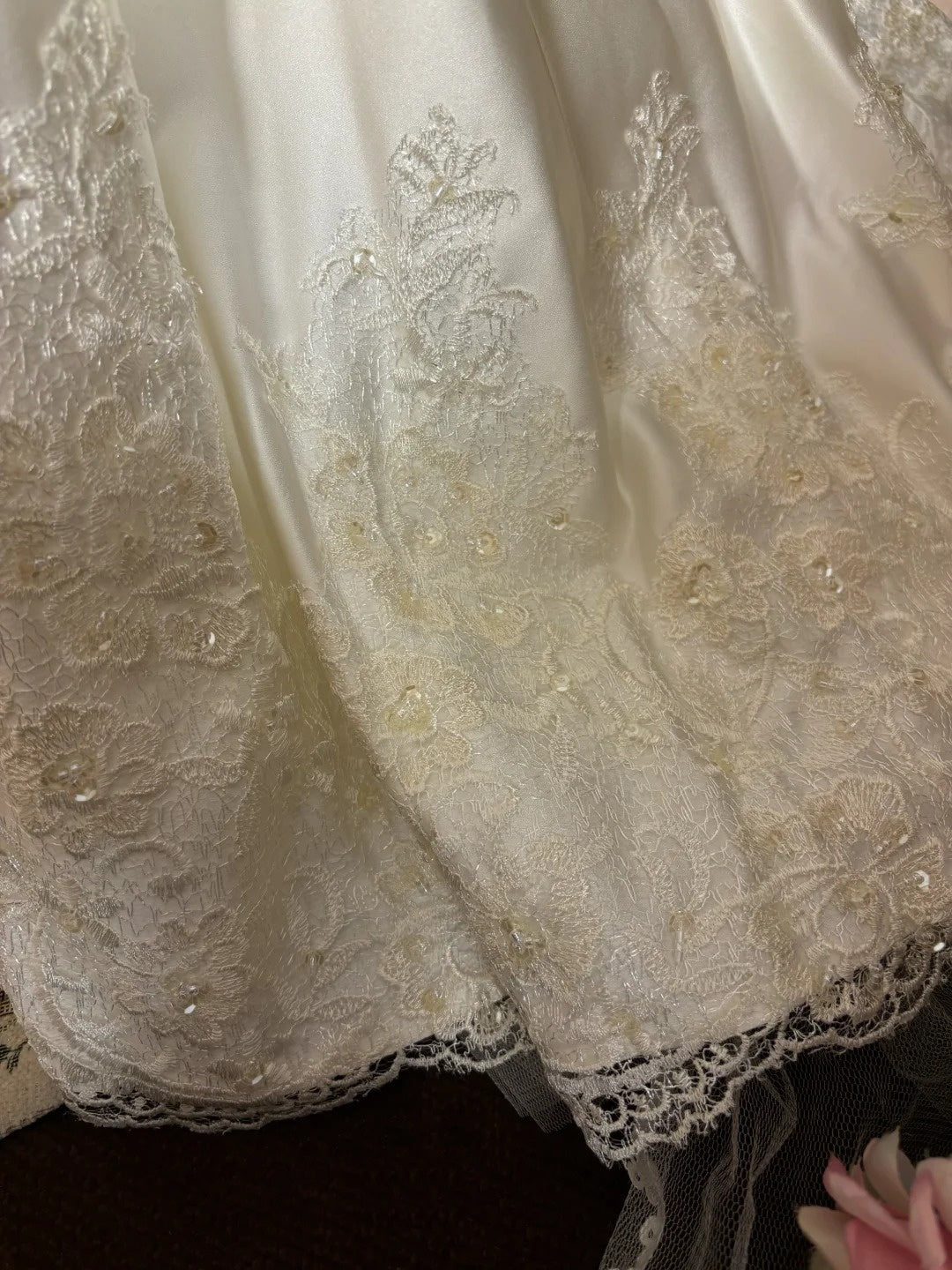 Simple Mermaid Spaghetti Strap Satin Bridal Gowns Sequins Beaded Appliques Wedding Dress AP2744