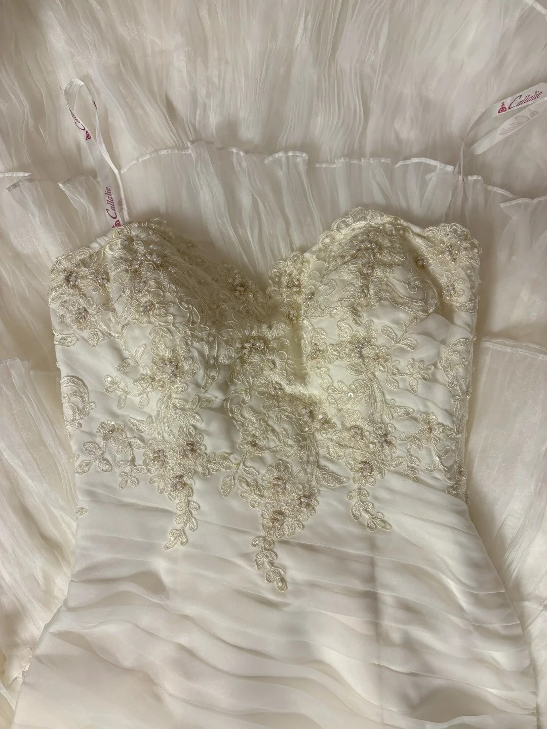 Flattering Strapless Bridal Gowns Tiered Mermaid Appliques Beading Sequins Wedding Dress AP2752