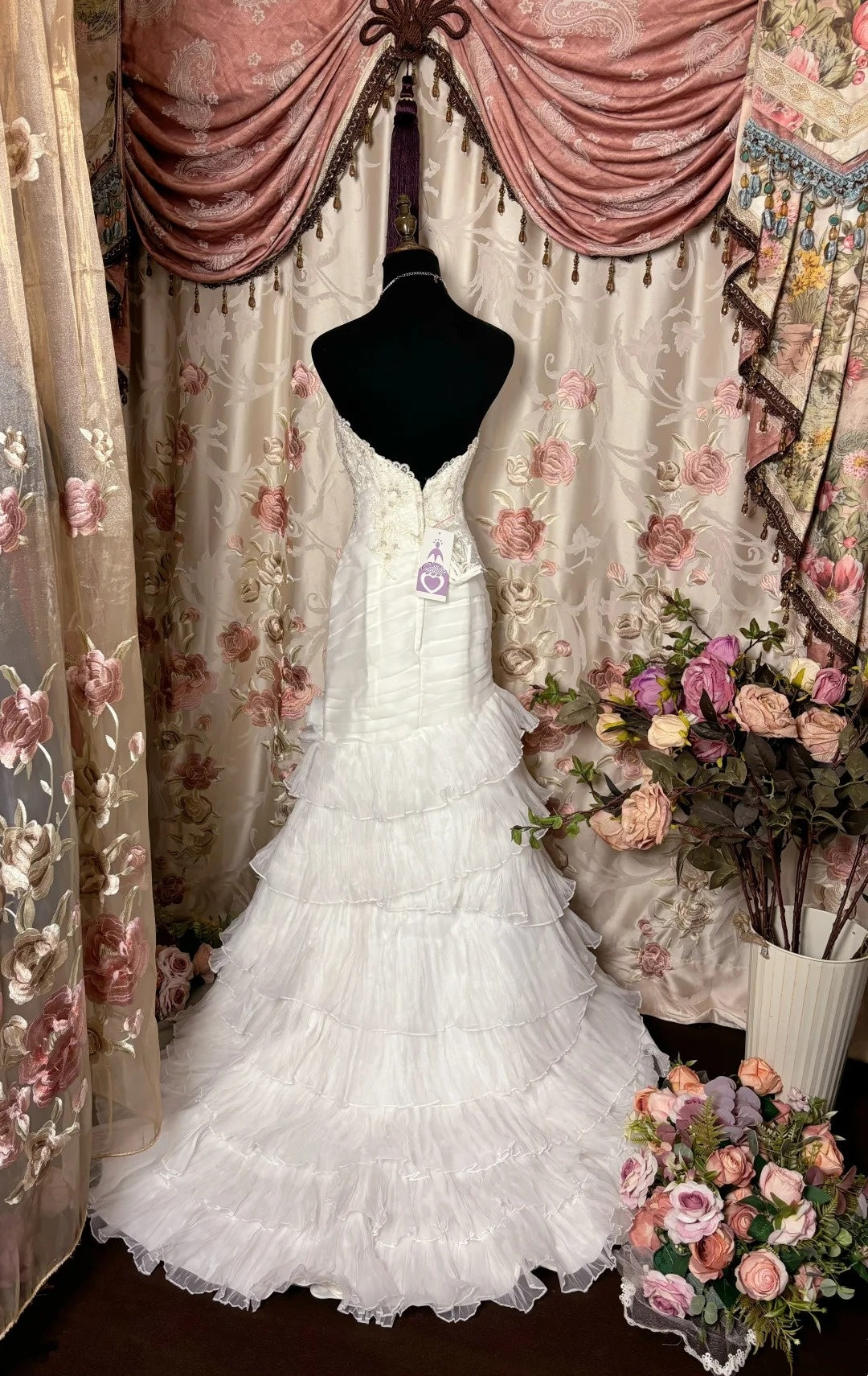 Flattering Strapless Bridal Gowns Tiered Mermaid Appliques Beading Sequins Wedding Dress AP2752