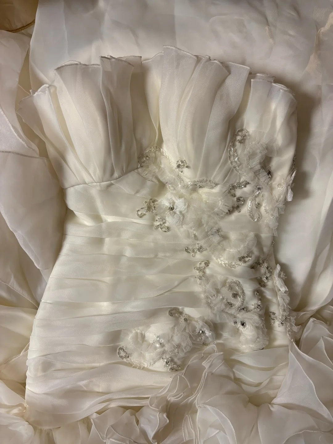 Sexy Strapless Mermaid Bridal Gowns Ruffled Tulle Appliques Beading Wedding Dress AP2755