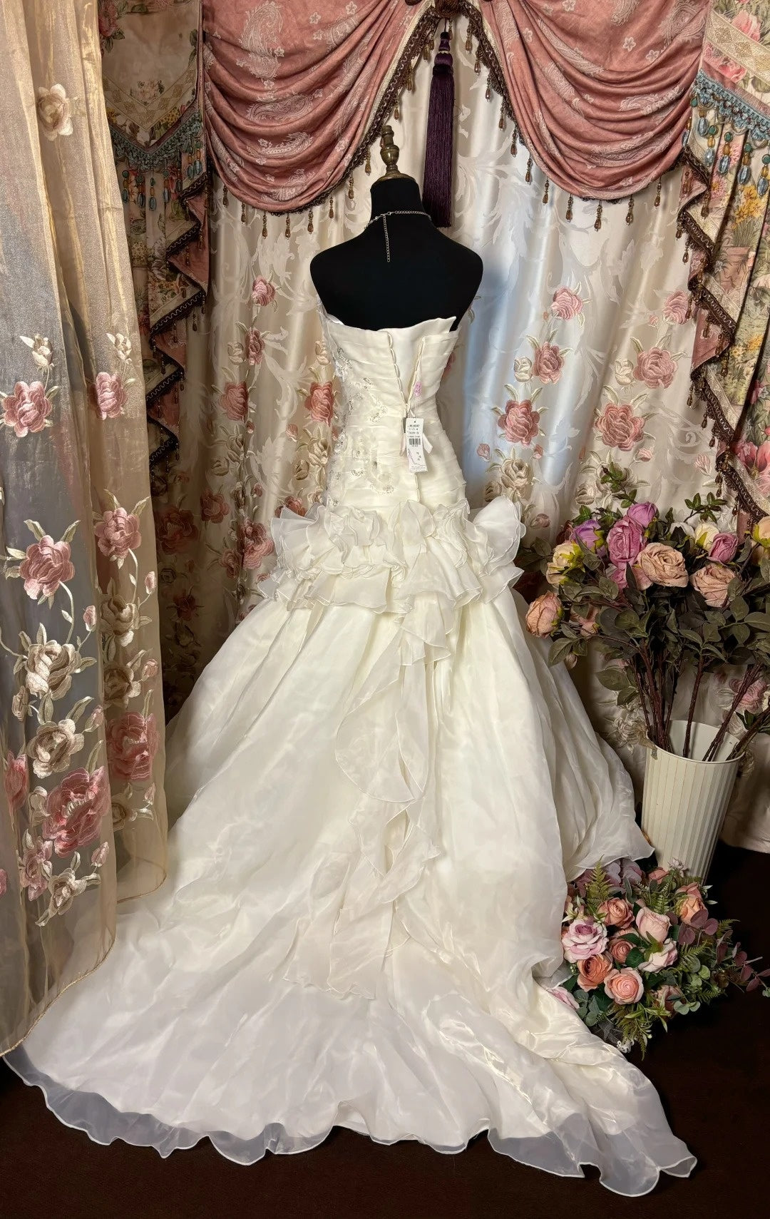 Sexy Strapless Mermaid Bridal Gowns Ruffled Tulle Appliques Beading Wedding Dress AP2755