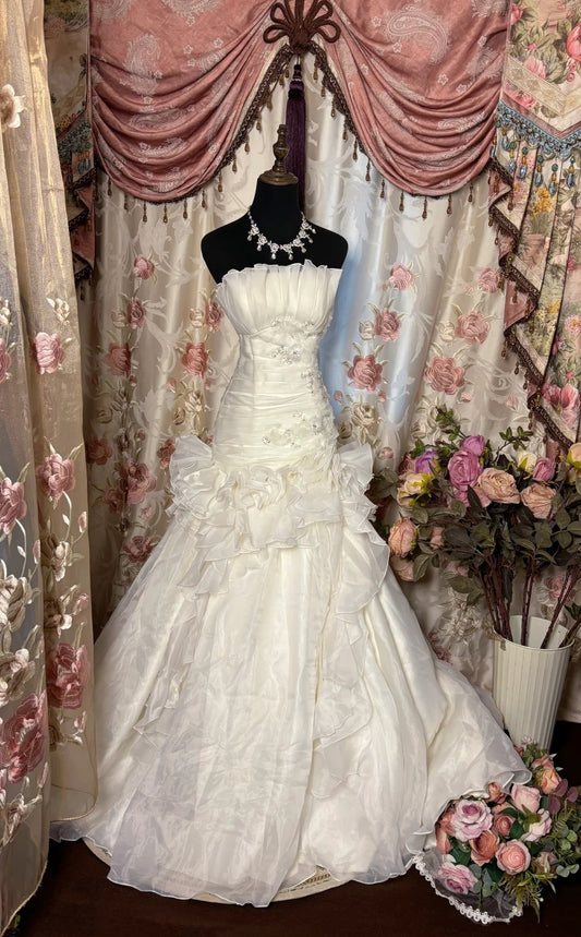 Sexy Strapless Mermaid Bridal Gowns Ruffled Tulle Appliques Beading Wedding Dress AP2755