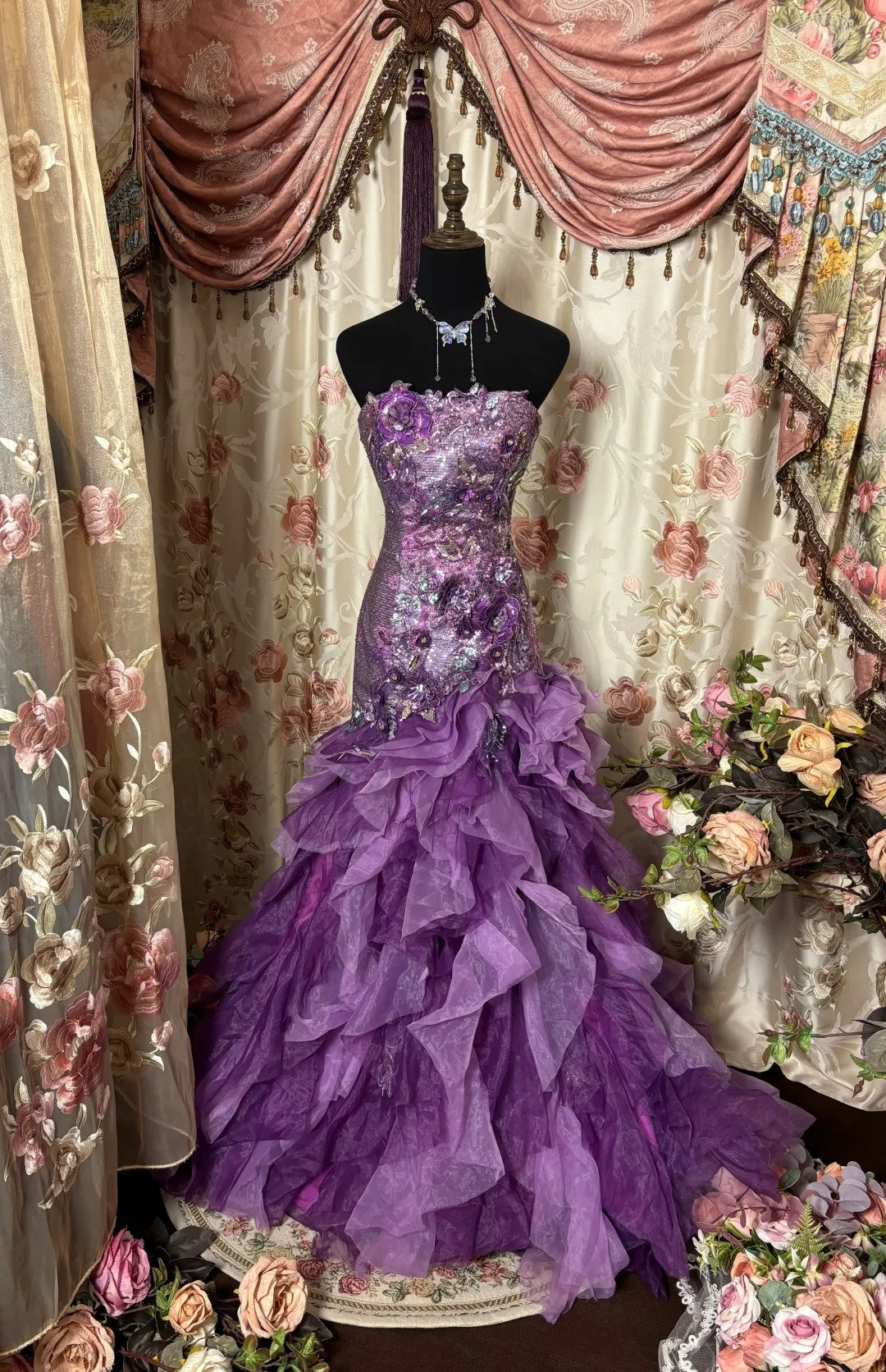 Elegant Strapless Ruffled Mermaid Evening Gowns Appliques Sequins Beaded Purple Prom Dress AP2770
