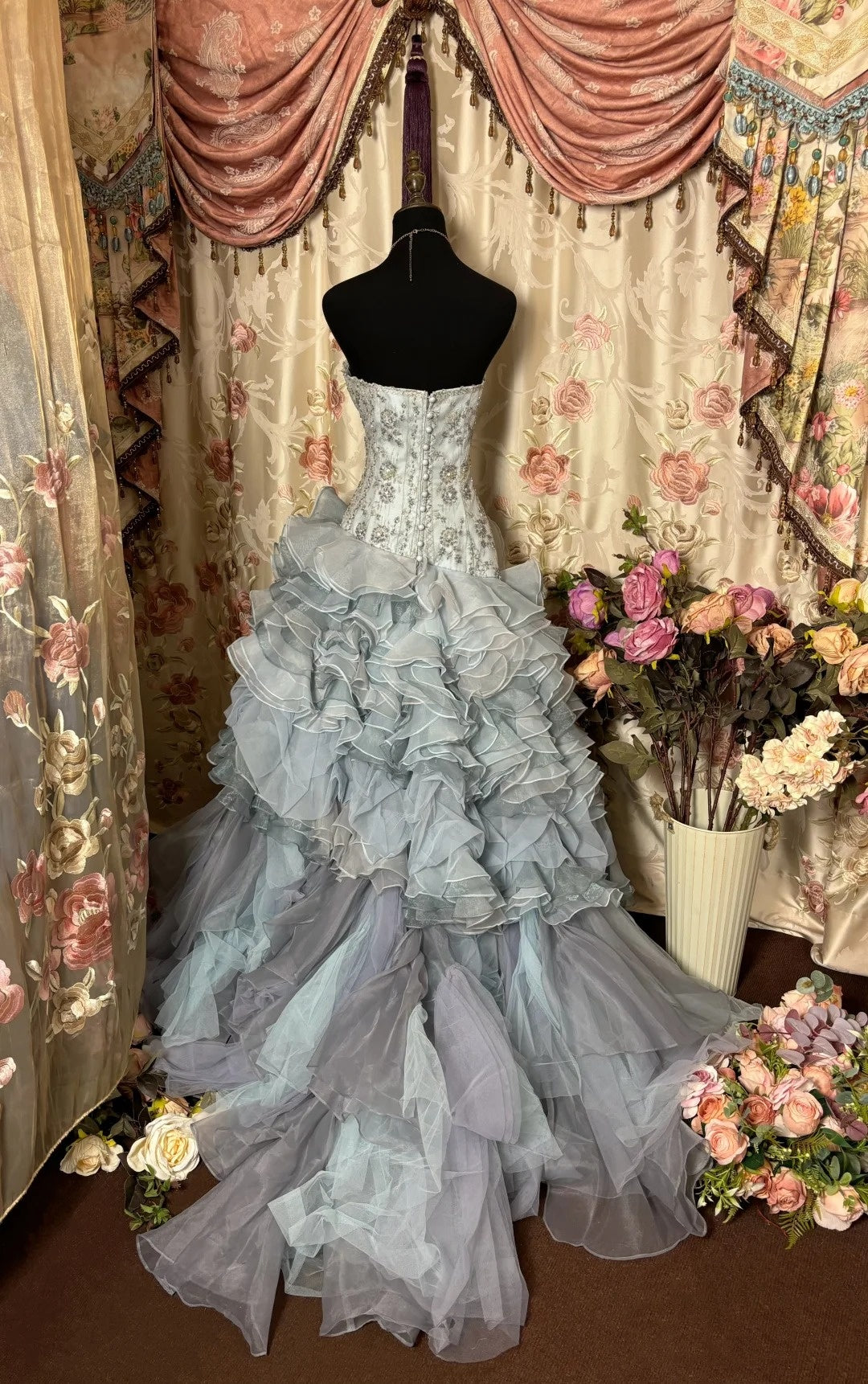 Classical A-Line Strapless Evening Gowns Tiered Tulle Sequins Beading 3D Floral Prom Dress AP2772