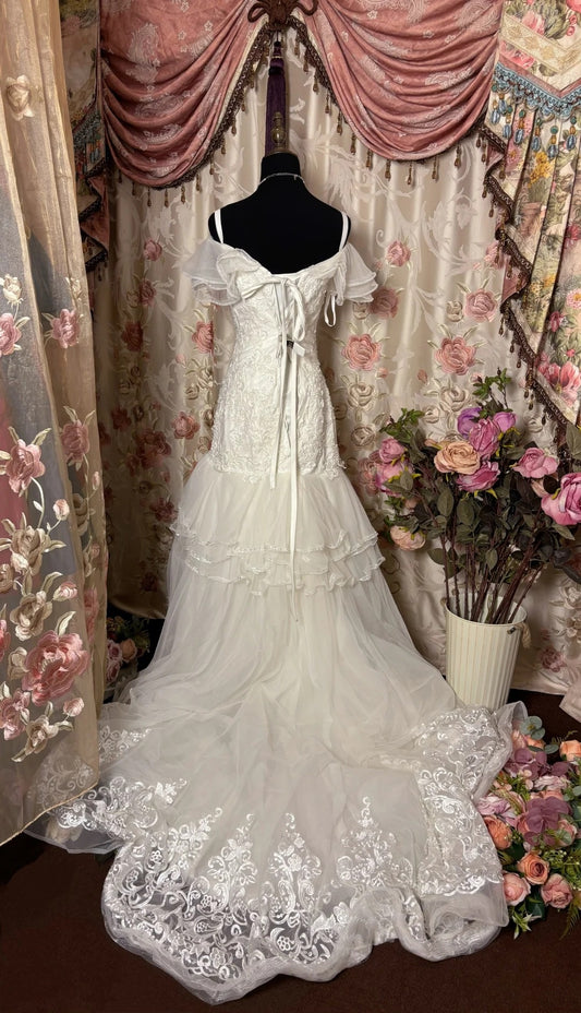 Sweet Off-Shoulder Bridal Gowns A-Line Beaded Sequins Applique Lace Wedding Dress AP2774