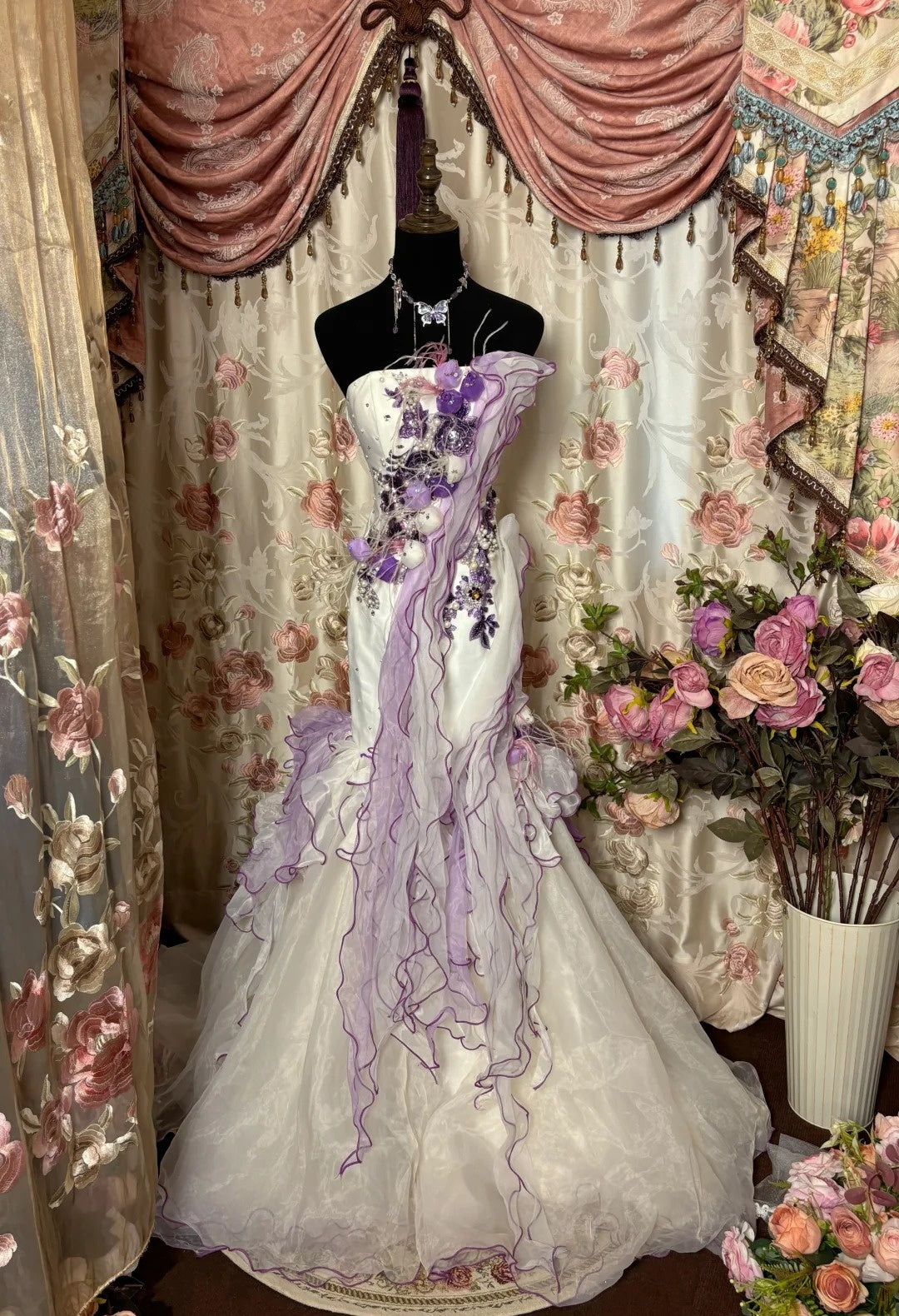 Ethereal Strapless Mermaid Evening Gowns Appliques Feather Beaded Sequins Prom Dress AP2780