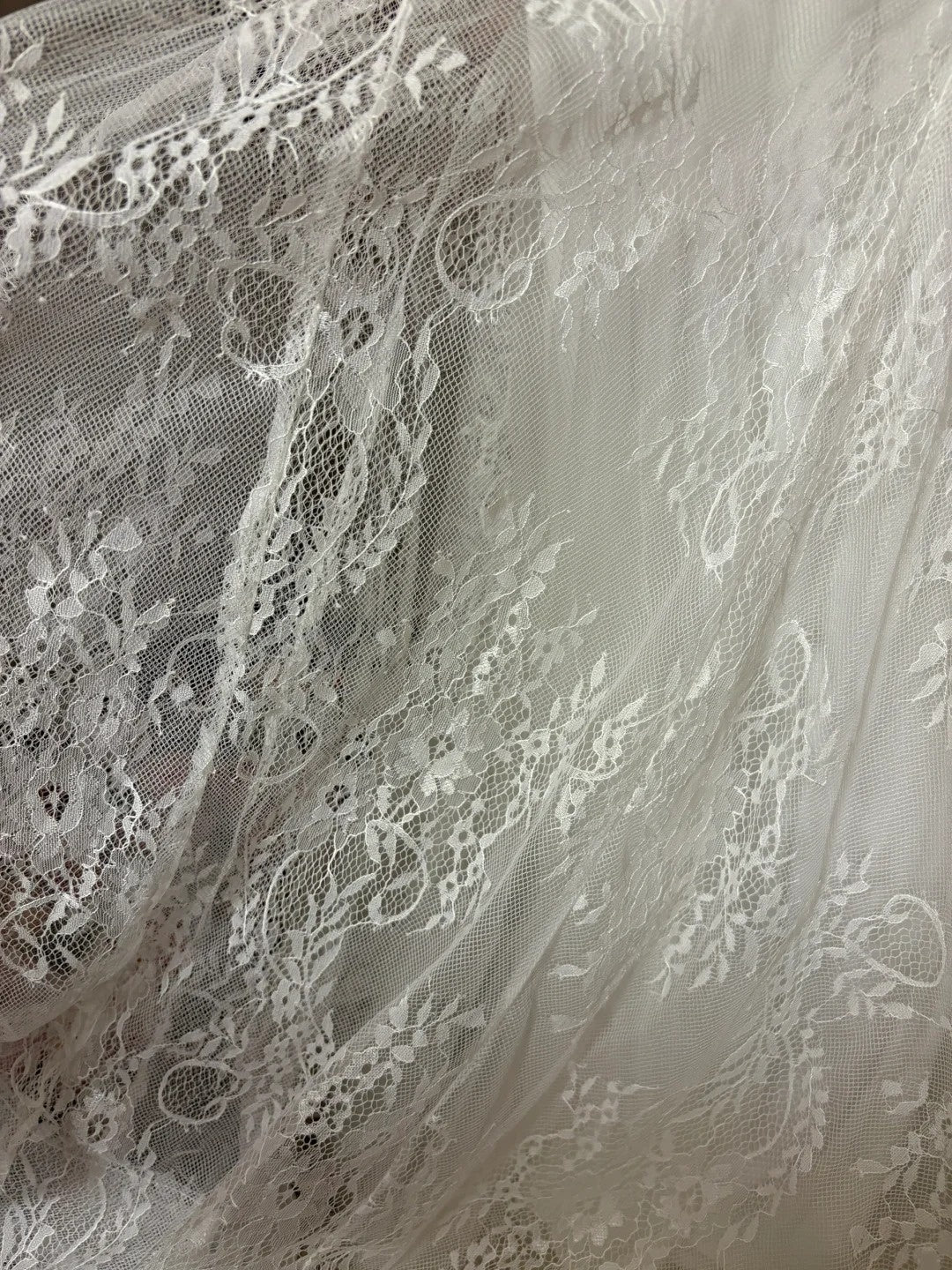 Alluring Strapless Mermaid Bridal Gowns Appliques Lace White Wedding Dress AP2781