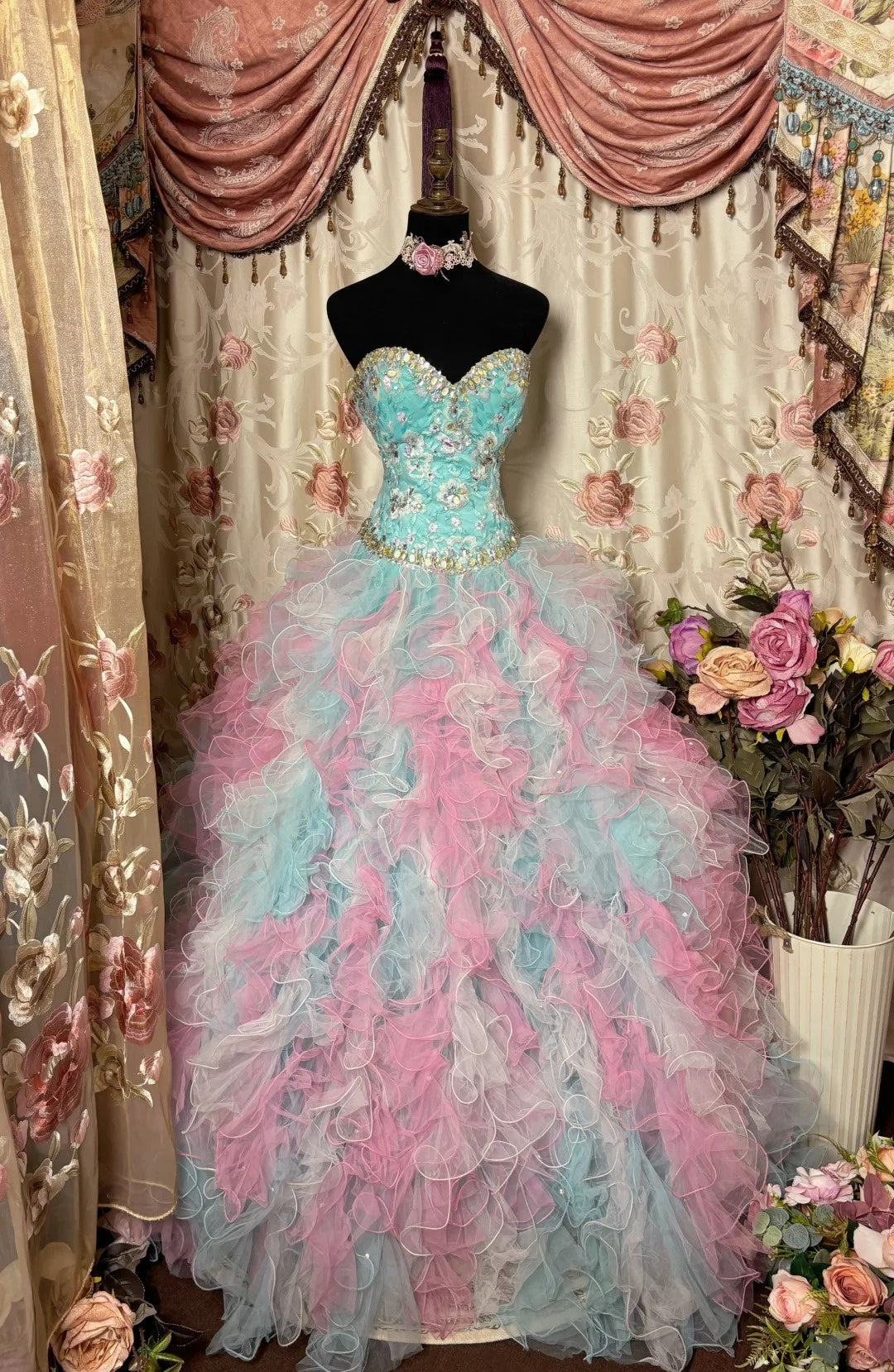 Bling A-Line Strapless Evening Dresses Embroidery Beaded Rhinestones Prom Dress AP2802