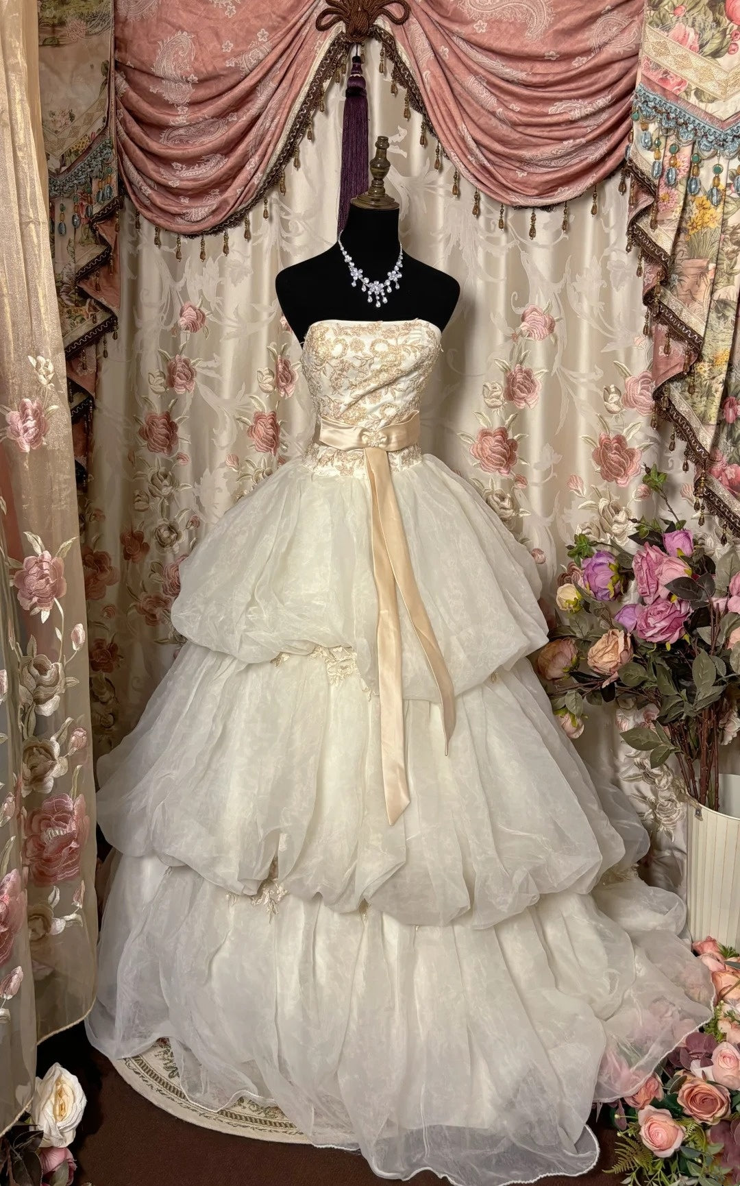 Graceful A-Line Strapless Sweet 16th Dresses  Bow Appliques Sequins Prom Dress AP2824