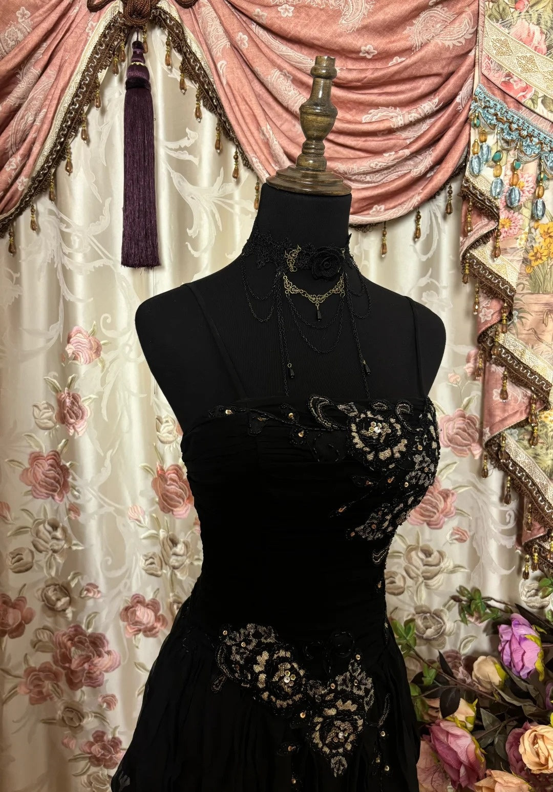 Charming Spaghetti Straps A-Line Birthday Dresses Sequins Appliques Beads Black Homecoming Dress AP2849