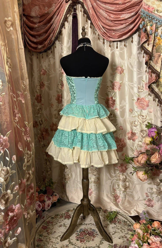 Fitted Strapless A-Line Birthday Outfits Textured Flowers Bow Tiered Homecoming Dress AP2860