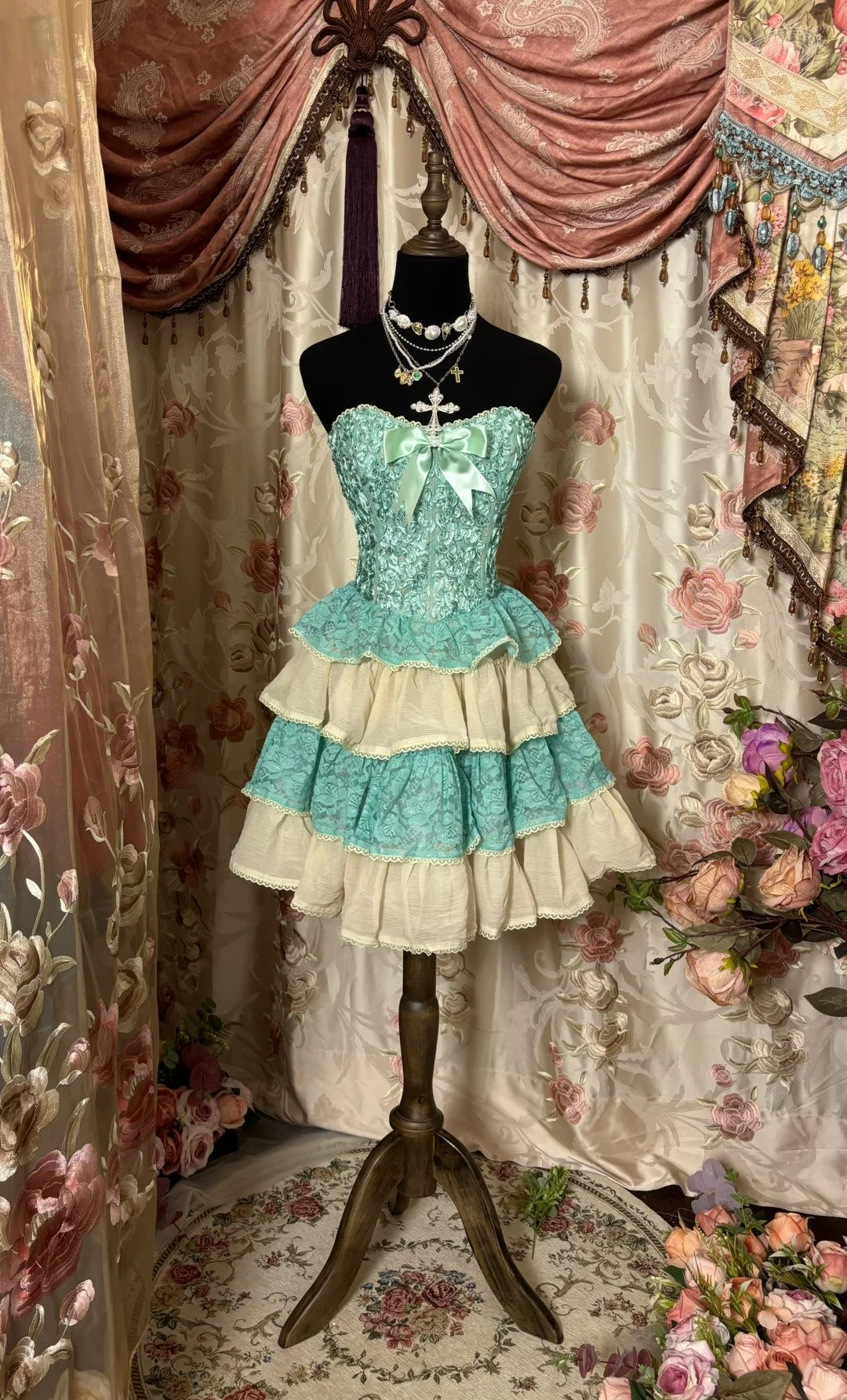 Fitted Strapless A-Line Birthday Outfits Textured Flowers Bow Tiered Homecoming Dress AP2860