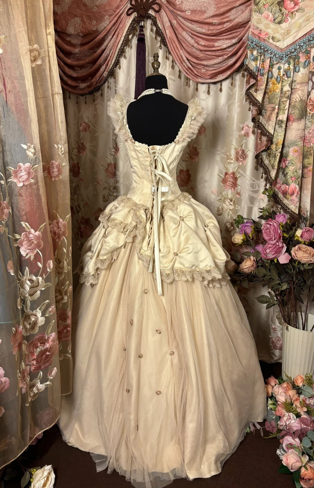 Attractive A-Line Square Neck Prom Dress Ruffles Appliques Lace Satin Evening Dresses AP2864