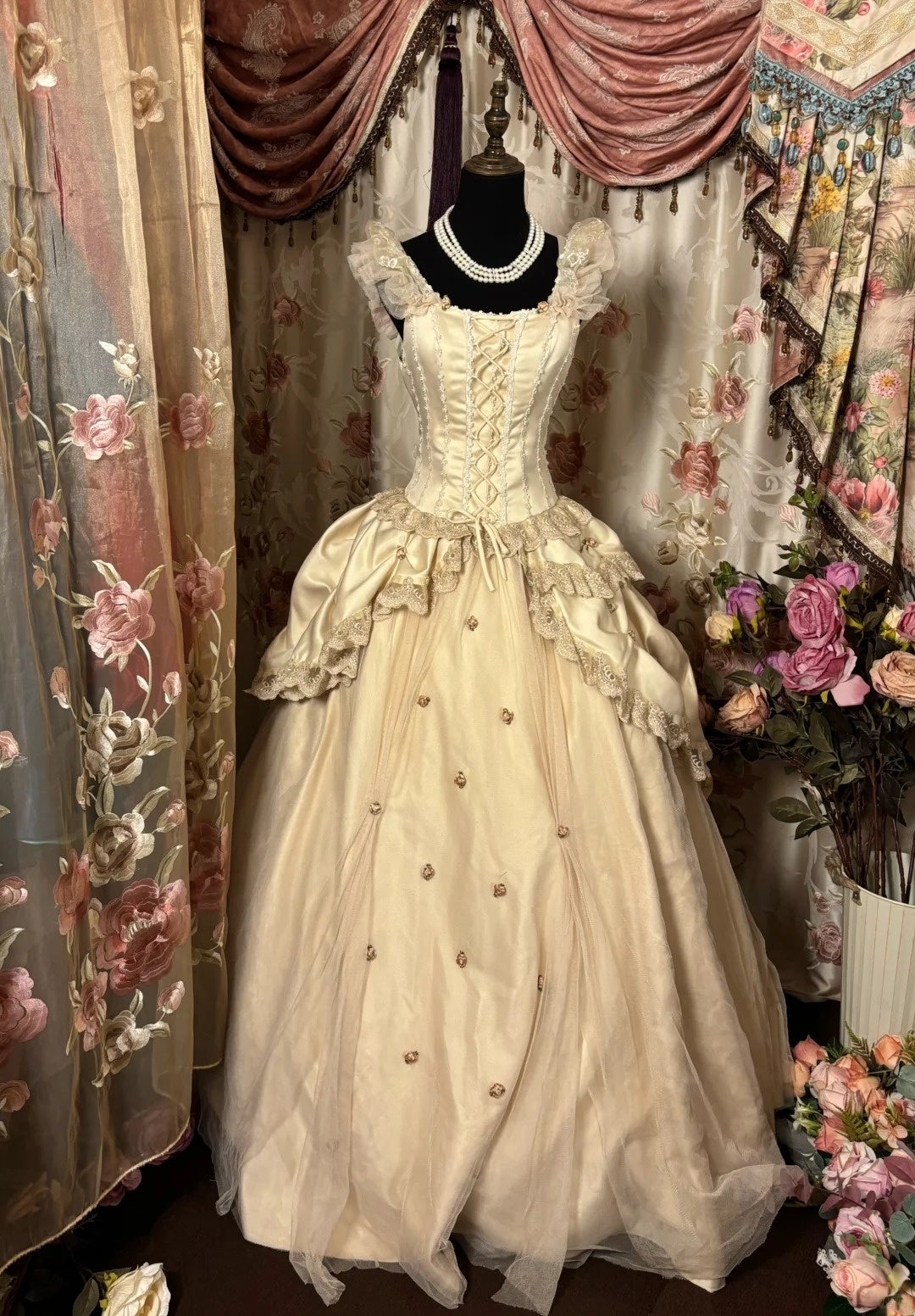 Attractive A-Line Square Neck Prom Dress Ruffles Appliques Lace Satin Evening Dresses AP2864