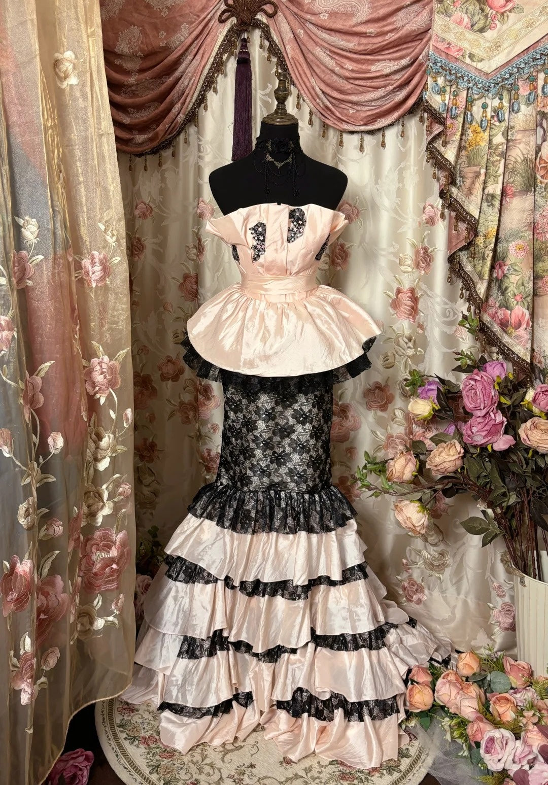 Sexy Strapless Sheath Formal Dresses Satin Applique Sequins Lace Tiered Long Prom Dress AP2865