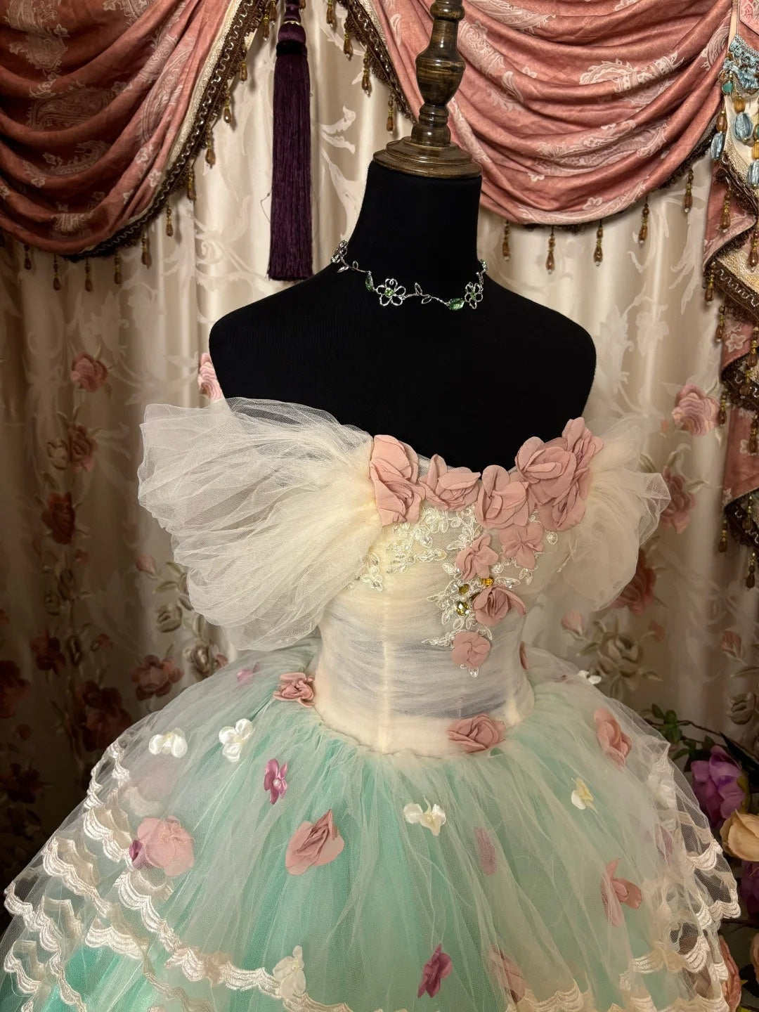 Romantic Off-Shoulder A-Line Evening Dresses Crystals Pearls Appliques Tiered Tulle Long Prom Dress AP2871