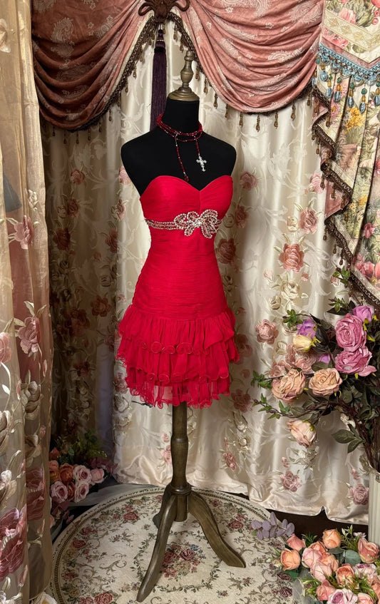 Elegant Strapless A-Line Birthday Outfits Beading Red Tiered Homecoming Dress AP2879