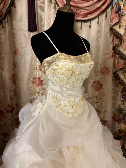 Sweet A-Line Spaghetti Strap Bridal Gowns Handmade Flowers Sequins Beads Appliques Wedding Dress AP2883