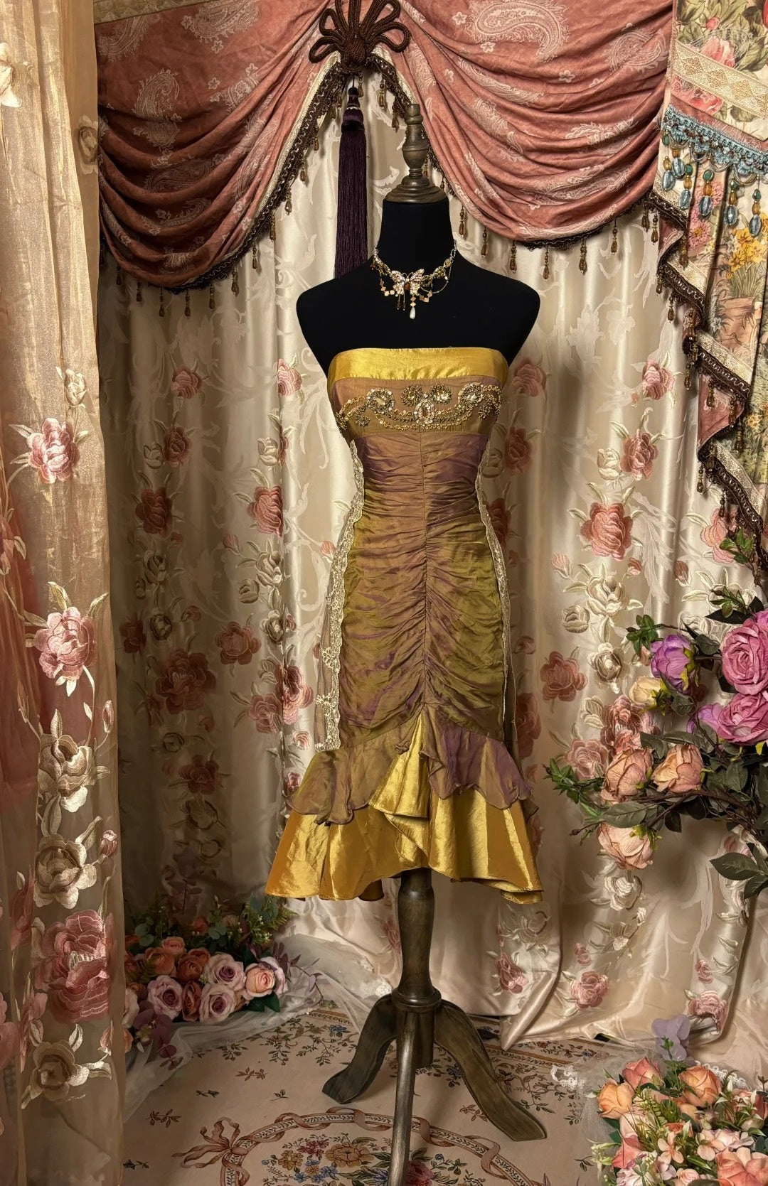 Dreamy Strapless Sheath Birthday Outfits Lace Sequins Crystals Ruched Homecoming Dress AP2888