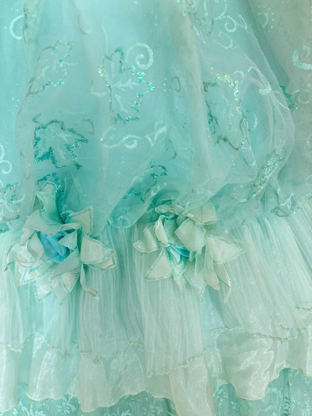 Ethereal Halter Neck A-Line Evening Gowns Sequins Lace Handmade Flowers Tiered Prom Dress AP2889