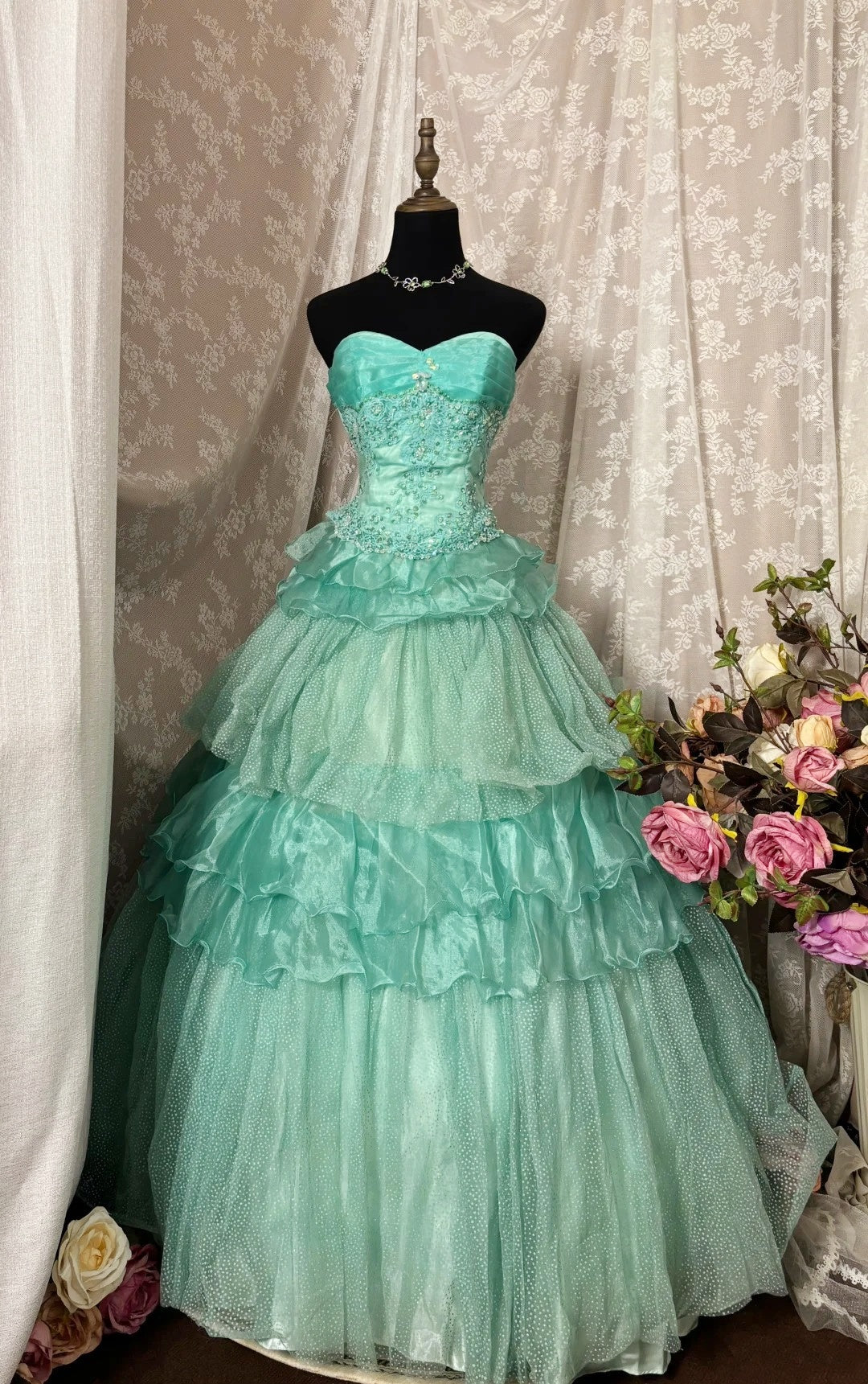 Unique A-Line Strapless Sweet 16th Gowns Sequins Beads Appliques Tiered Tulle Prom Dress AP2898