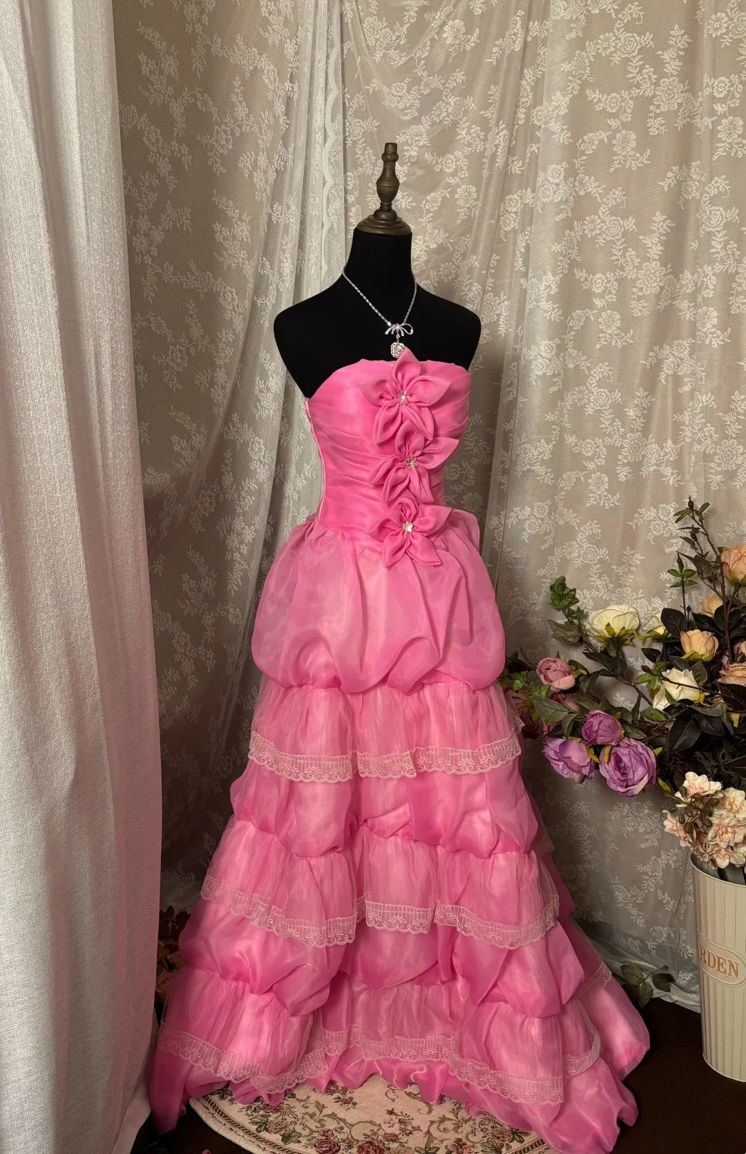 Simple A-Line Strapless Sweet 16th Gowns Sequins Lace Handmade Flower Pink Tiered Prom Dress AP2901