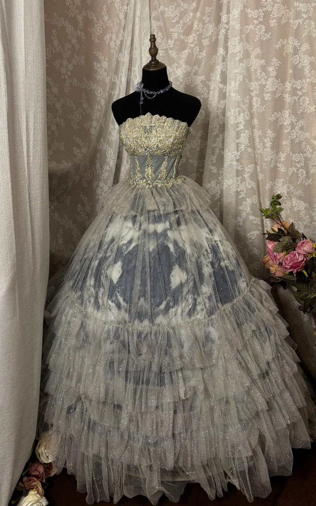 Exquisite A-Line Strapless Sweet 16th Gowns Rhinestone Sequins Crystals Tulle Prom Dress AP2907