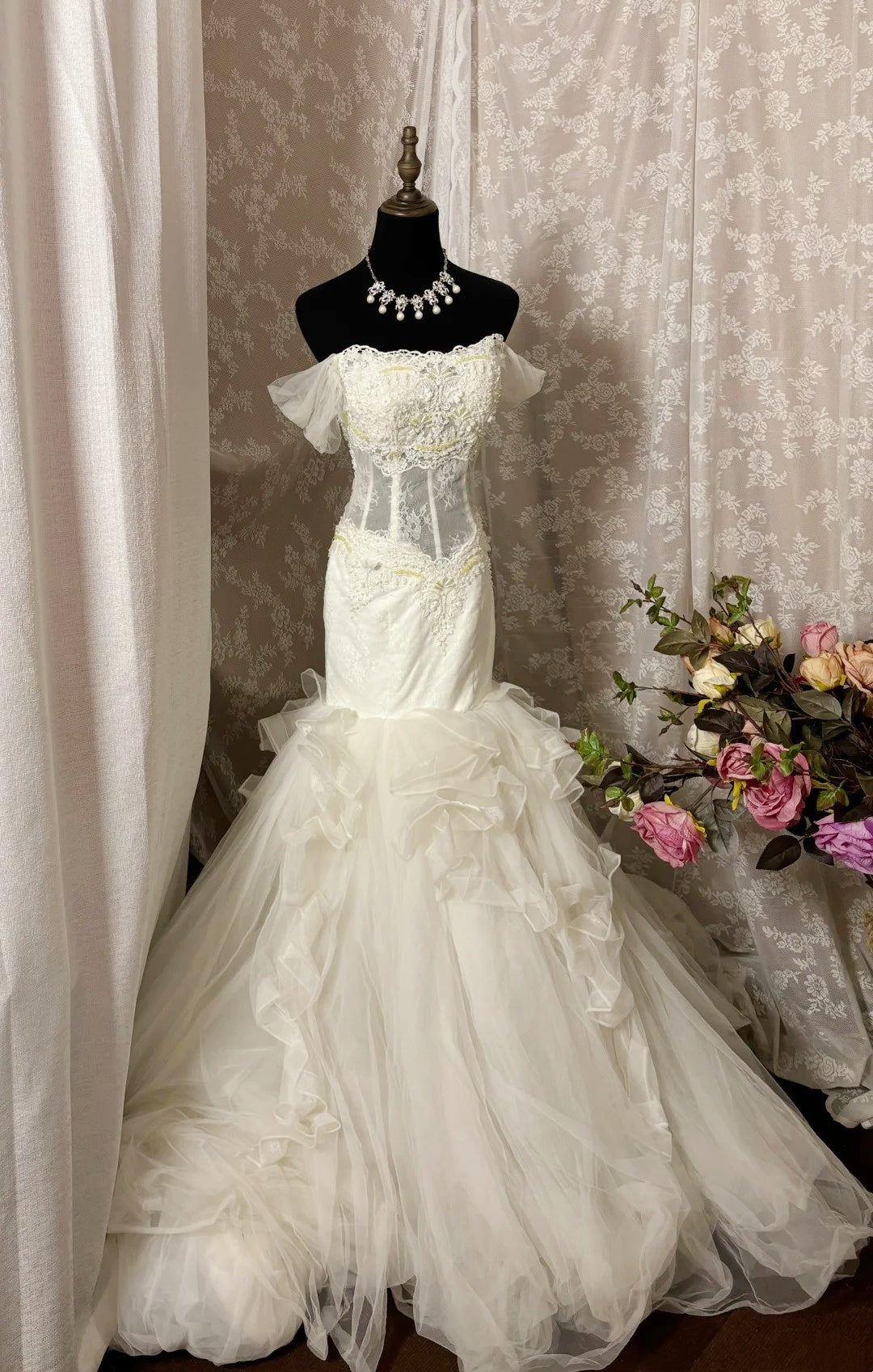 Trendy Off-Shoulder Mermaid Long Dress Sequins Lace Beads Applique Ruffles Tulle Wedding Dress AP2916