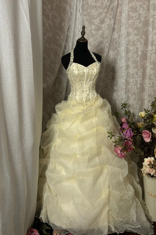 Romantic Halter Neck A-Line Bridal Gowns Beaded Sequins Appliques Tulle Wedding Dress AP2926