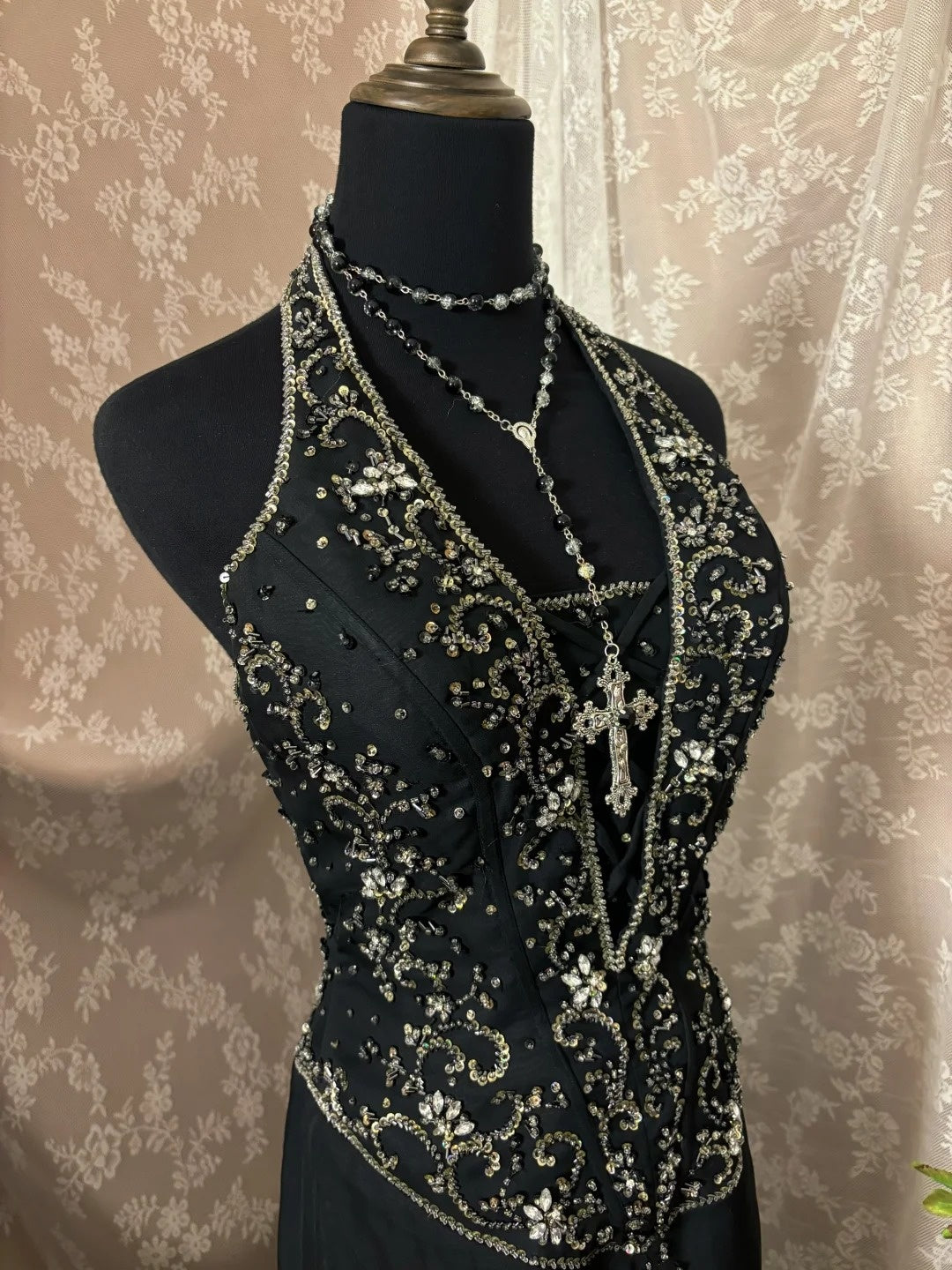 Fabulous Halter Neck Sheath Evening Gowns With Slit Sequin Rhinestone Black Prom Dress AP2929