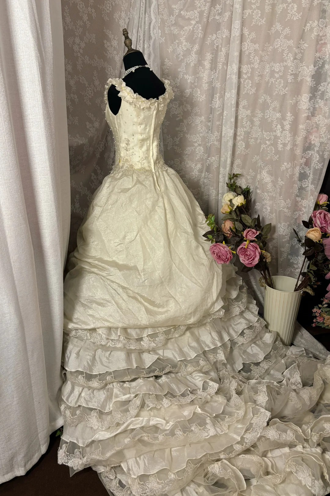 Artistic A-Line Spaghetti Strap Bridal Gowns Crystals Beads Appliques Pearls Wedding Dress AP2940