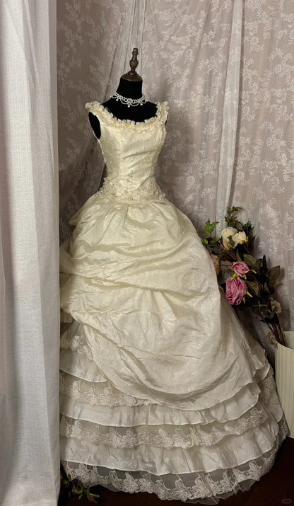 Artistic A-Line Spaghetti Strap Bridal Gowns Crystals Beads Appliques Pearls Wedding Dress AP2940