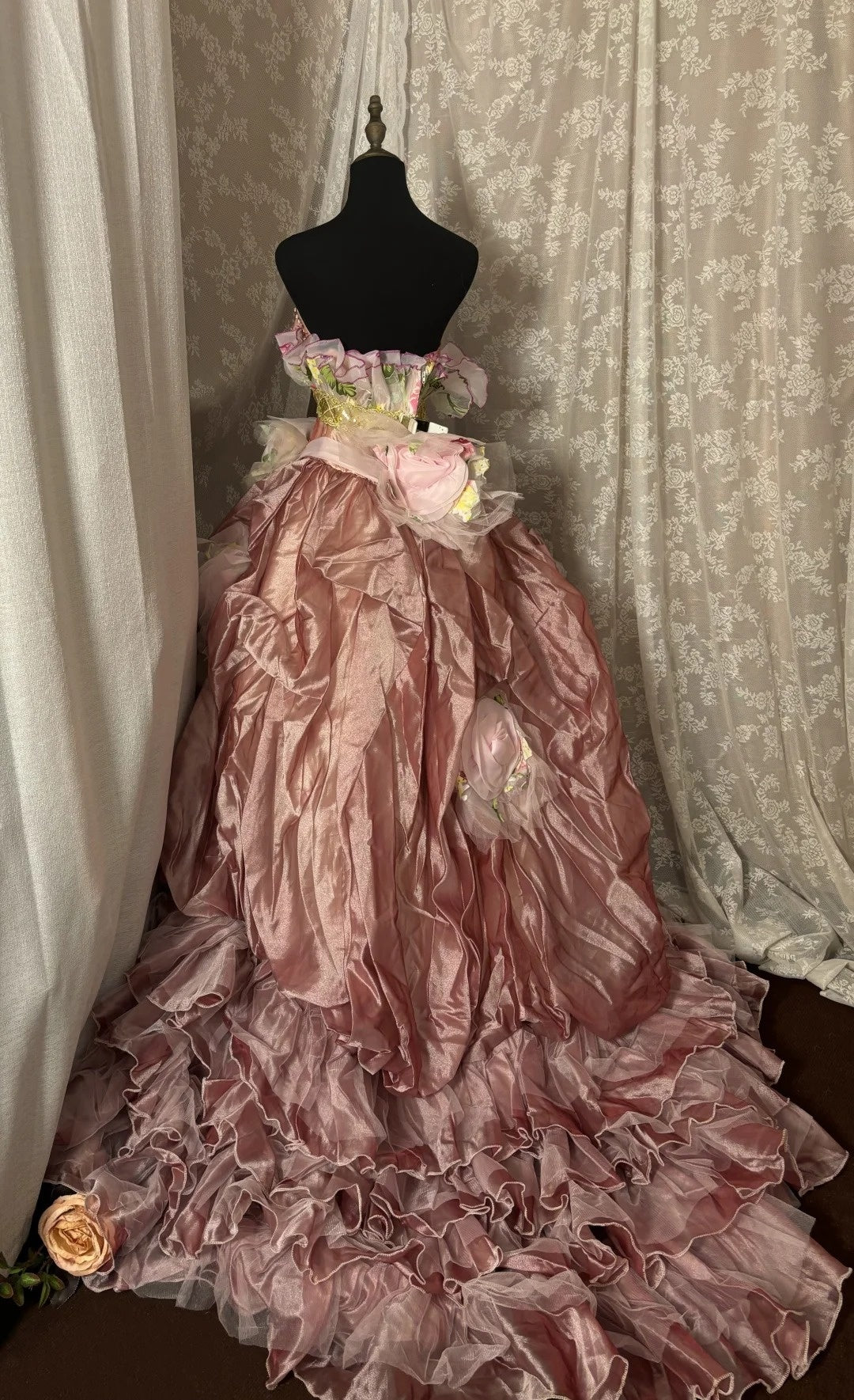 Sparkly A-Line Strapless Ball Gowns Beads Sequins Handmade Flowers Ruffled Tulle Prom Dress AP2959