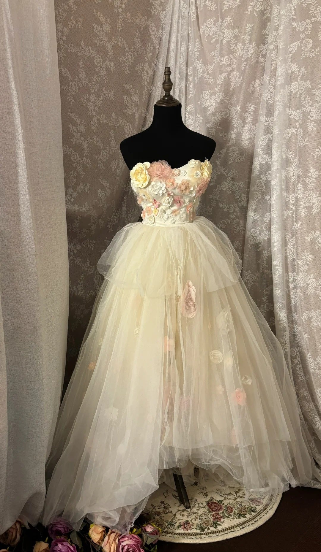 Trendy A-Line Strapless Ball Gowns Beads Handmade Flowers Tulle Prom Dress AP2967