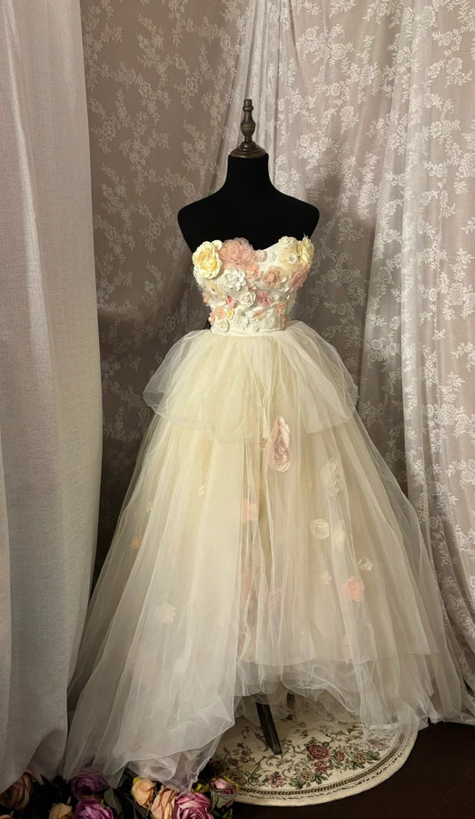Trendy A-Line Strapless Ball Gowns Beads Handmade Flowers Tulle Prom Dress AP2967