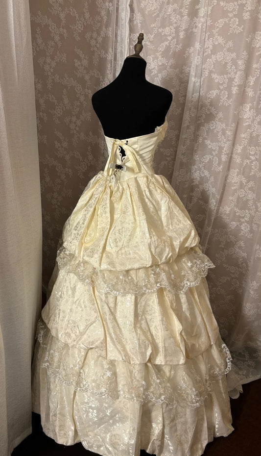 Attractive A-Line Strapless Ball Gowns Sequins Lace Appliques Tired Prom Dress AP2968