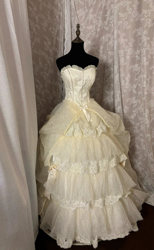 Princess A-Line Strapless Ball Gowns Lace Bows Beading Tiered Prom Dress AP2971