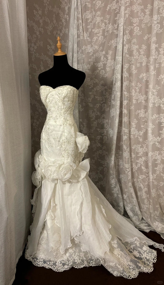 Classical Strapless Mermaid Bridal Dress Sequins Handmade Flowers Appliques Lace Wedding Dress AP2986