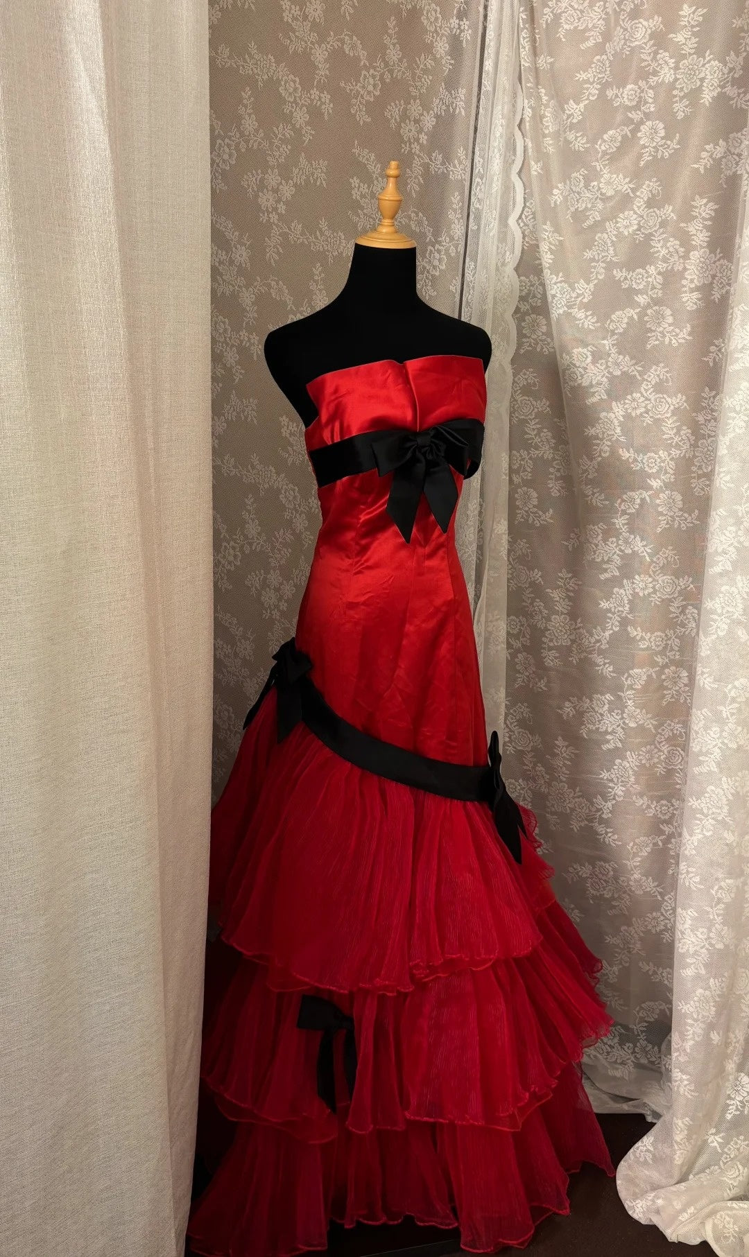 Ethereal Strapless Mermaid Evening Gowns Bows Red Tiered Tulle Prom Dress AP2993