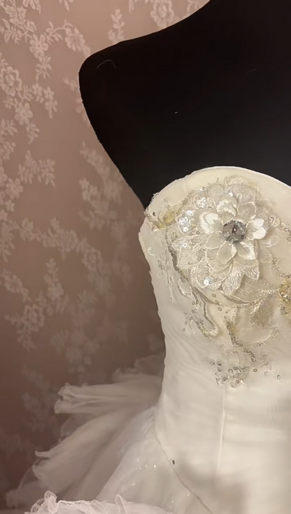 Glamorous Strapless A-Line Bridal Gowns Sequins Rhinestones Handmade Flowers Wedding Dress AP2998