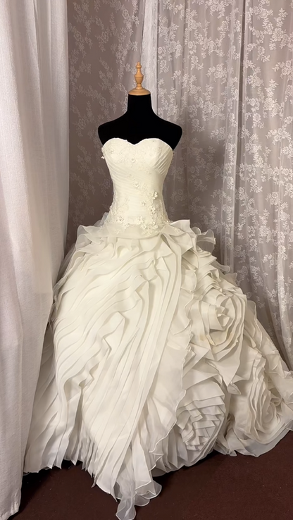 Dramatic Strapless A-Line Bridal Gowns Crystals Sequins Appliques Pleated Wedding Dress AP2999