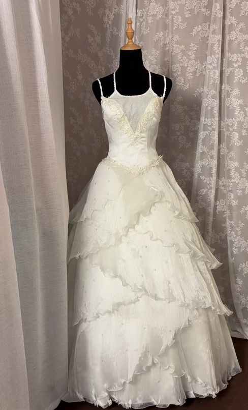 Novelty A-Line Spaghetti Strap Bridal Gowns Beads Sequins Appliques Wedding Dress AP3001