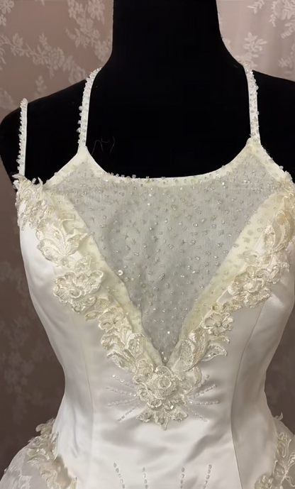 Novelty A-Line Spaghetti Strap Bridal Gowns Beads Sequins Appliques Wedding Dress AP3001