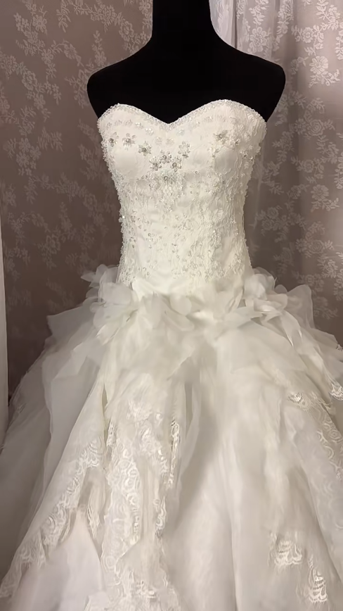 Unique Strapless A-Line Bridal Gowns Lace Appliques Crystals Sequins Wedding Dress AP3002